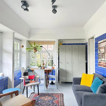 In Former Bathhouse. Free Parking Apartment *