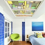 In Former Bathhouse アパート