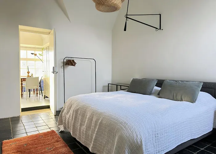 In Former Bathhouse * أمستردام