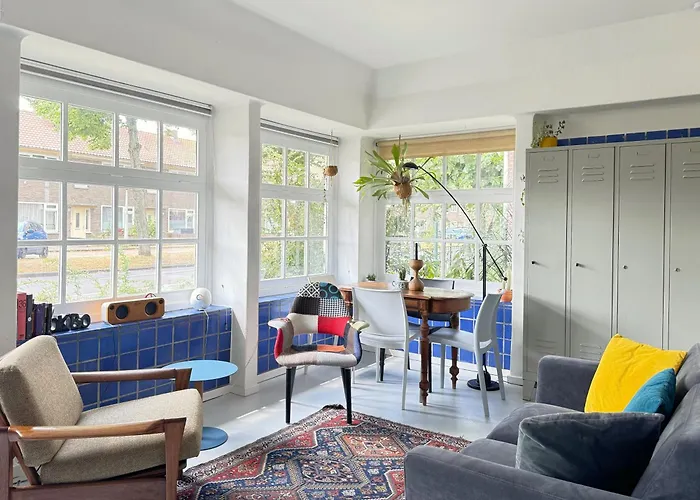 شقة In Former Bathhouse